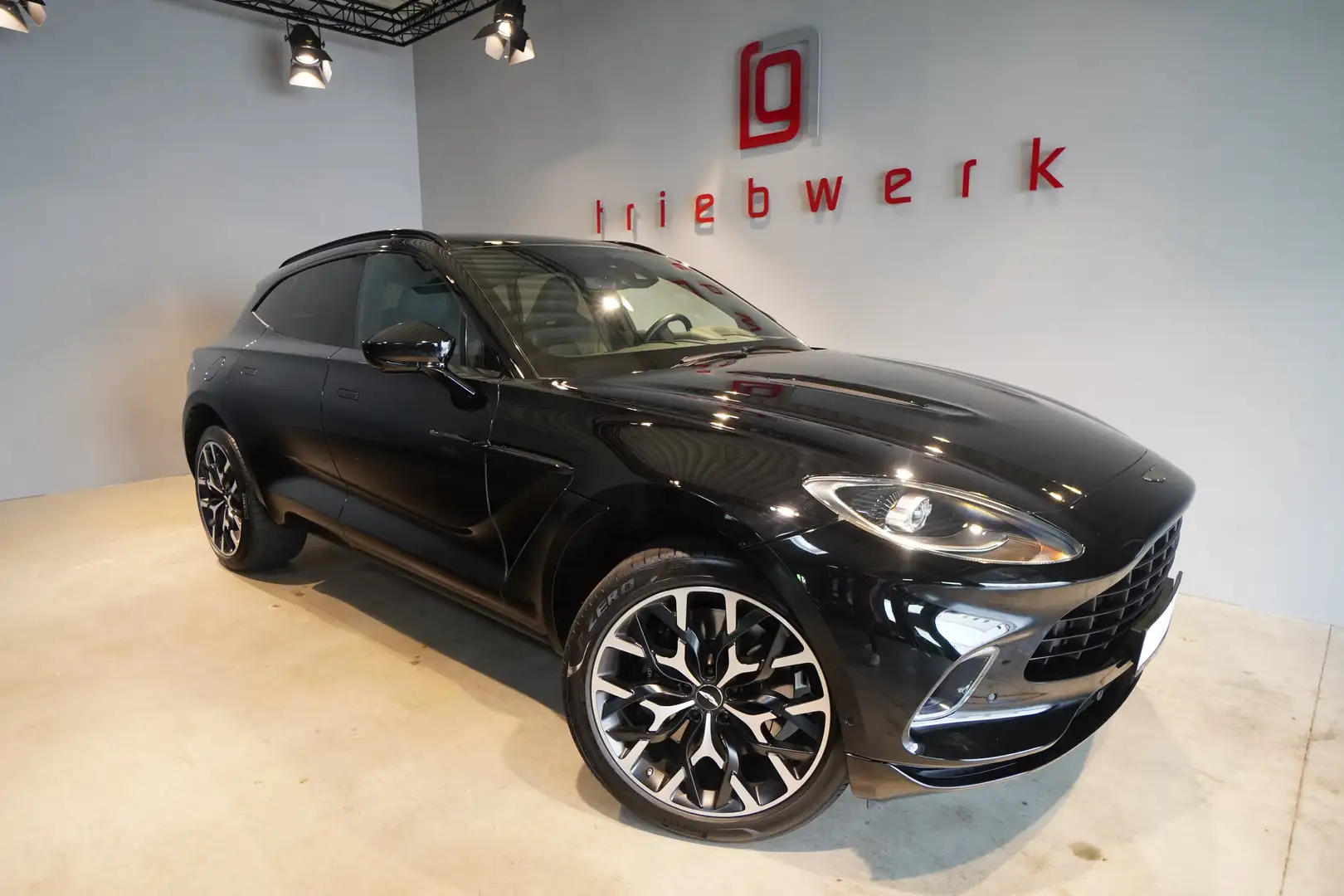 Aston Martin DBX V8*ufrei*BRD*1.Hd*Sportabgas*Body Pack Black*22'' Zwart - 1