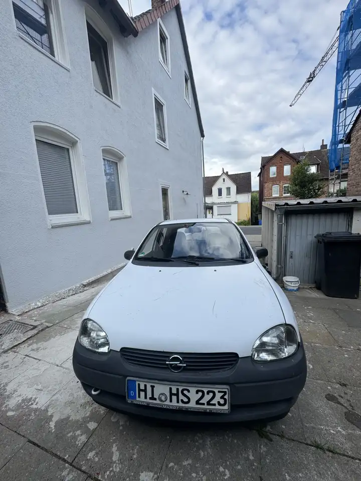 Opel Corsa GL, foto 1