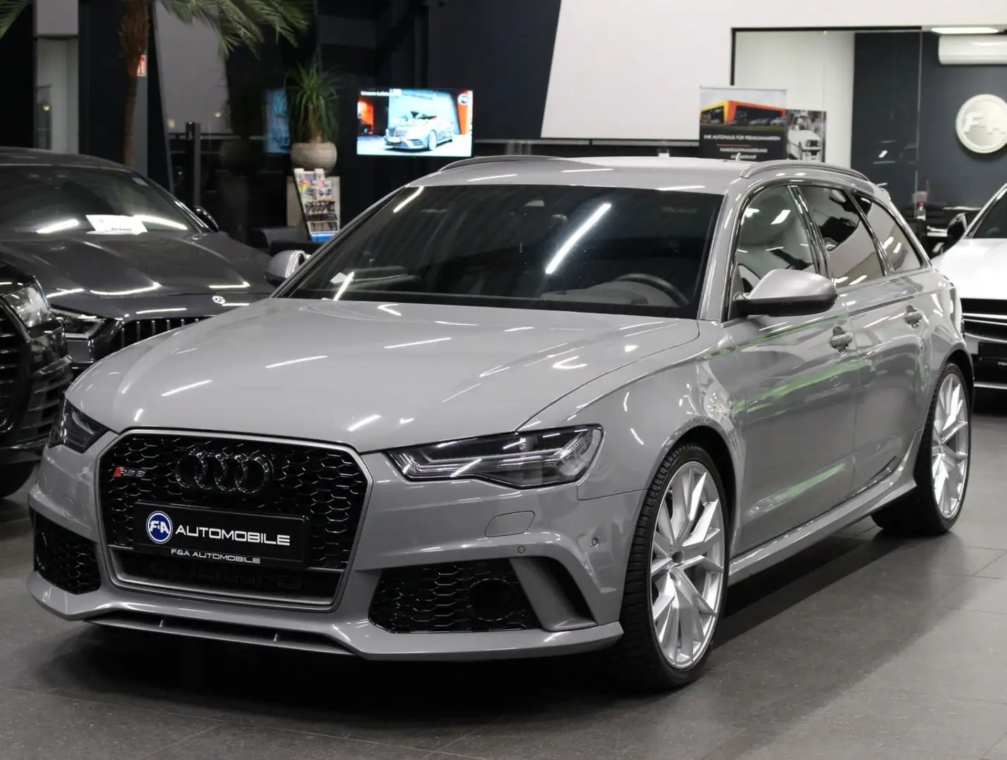 Audi RS6 RS 6 Avant 4.0TFSI quattro Perf.*1.Hand*Keramik Grau - 1