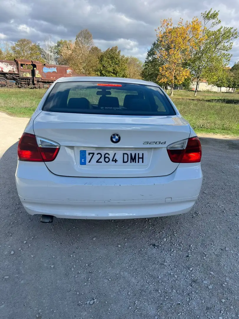 BMW 320 320d - 2