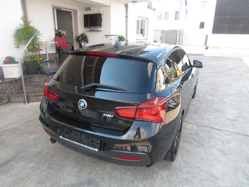 BMW 118 1 Limousine 5-trg. 118 i Edition M Sport. — photo 3
