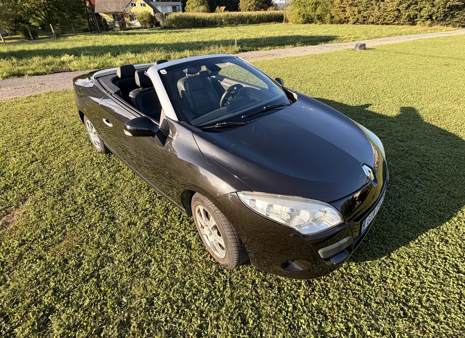Renault Megane Mégane Dynamique TCe 130 Schwarz - 1