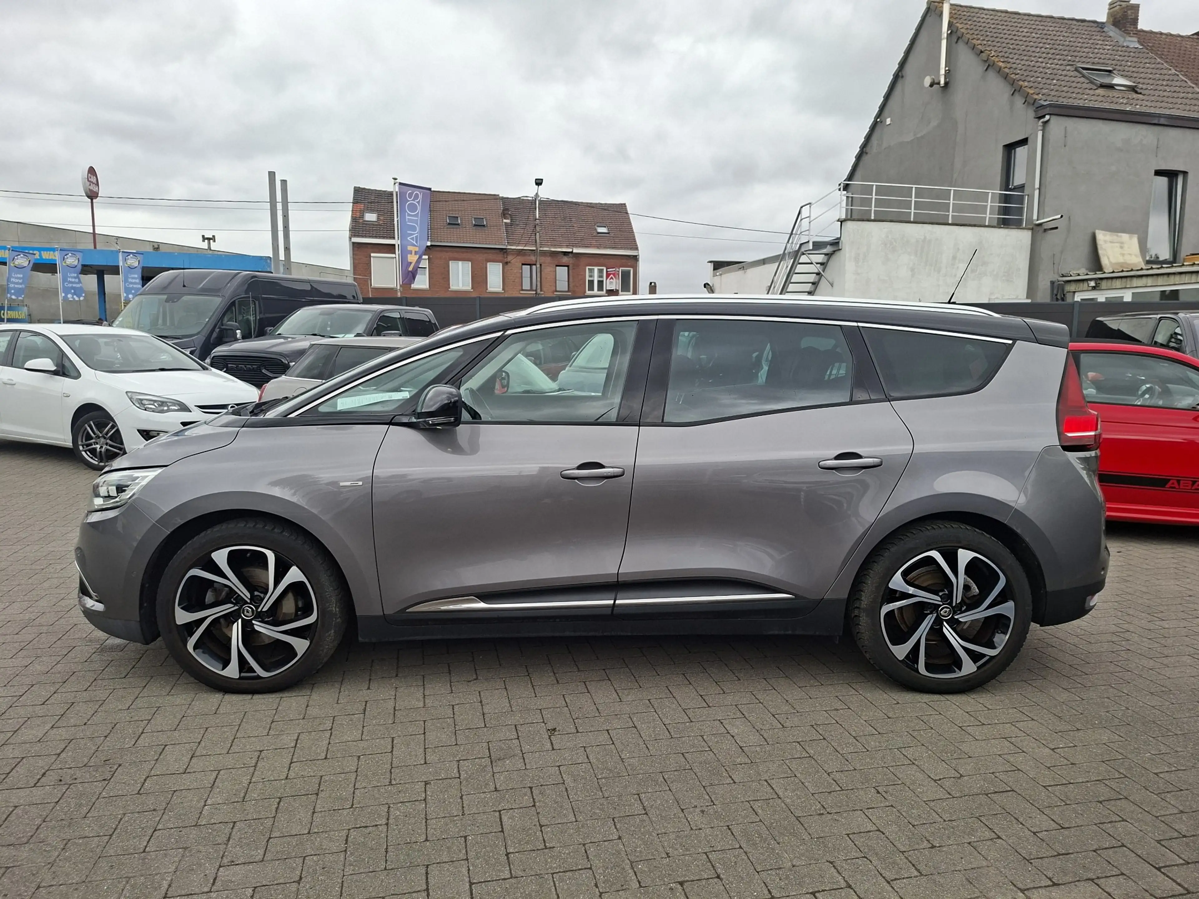 Renault Grand Scenic Grand Scénic 1.33 TCe Energy Bose Edition — photo 8