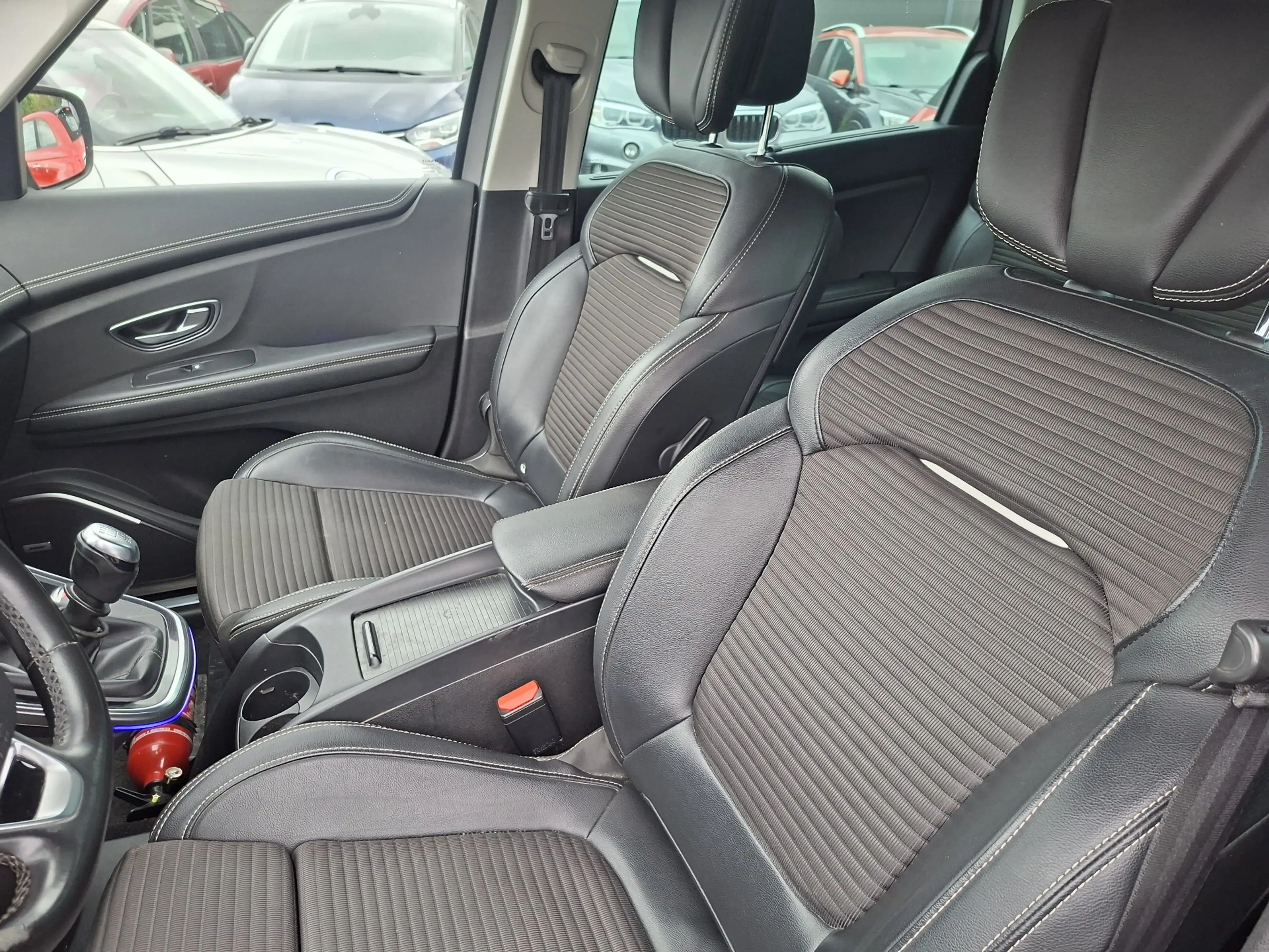 Renault Grand Scenic Grand Scénic 1.33 TCe Energy Bose Edition — photo 14