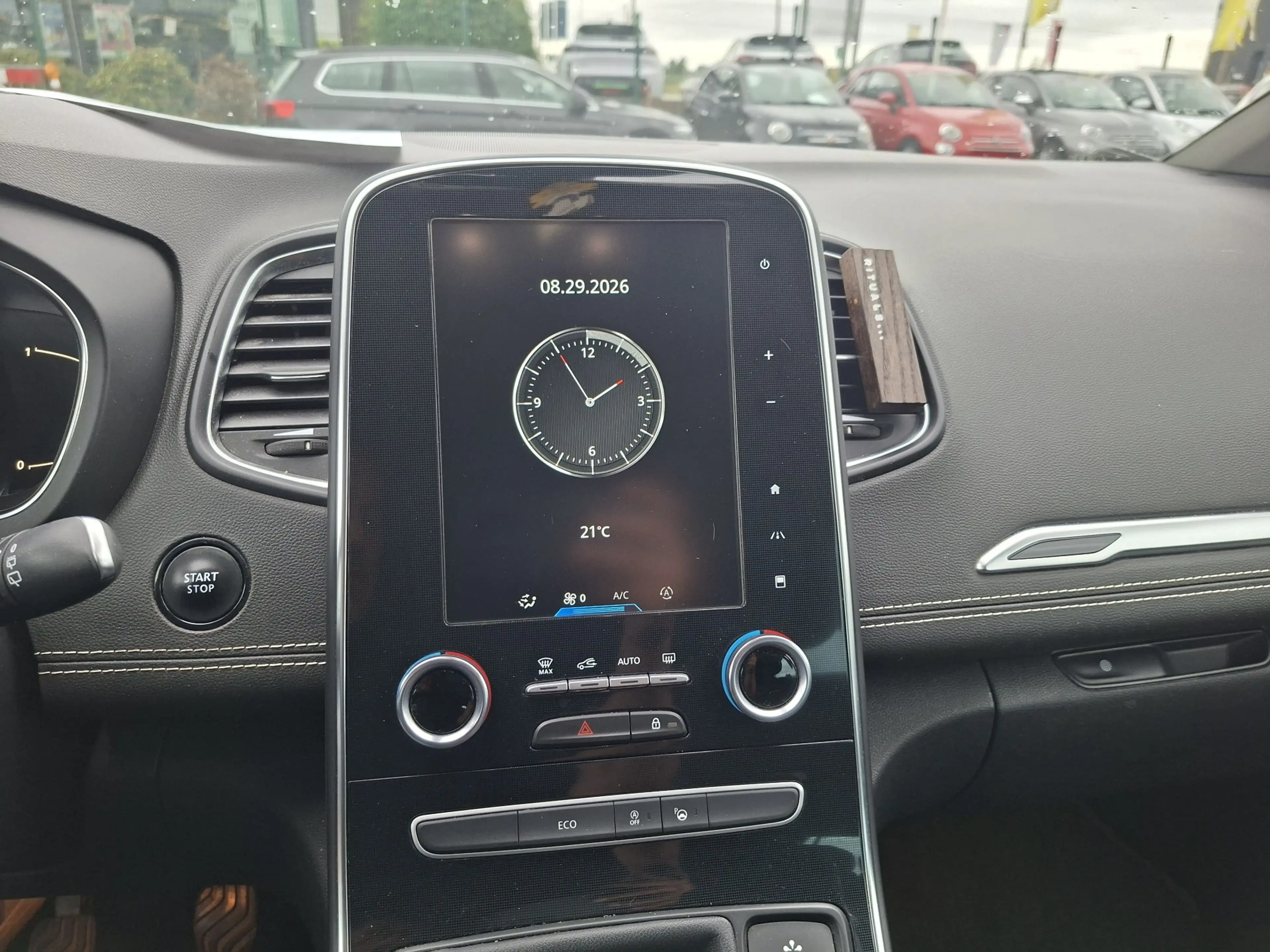 Renault Grand Scenic Grand Scénic 1.33 TCe Energy Bose Edition — photo 15