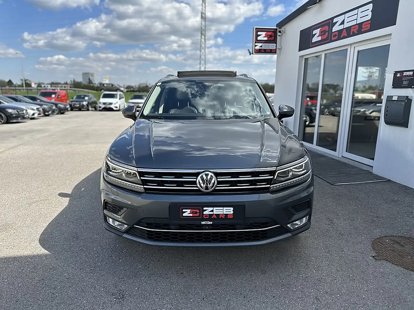 Volkswagen Tiguan 2,0 TDI SCR Highline DSG, ANHGK, PANO Grau - 2