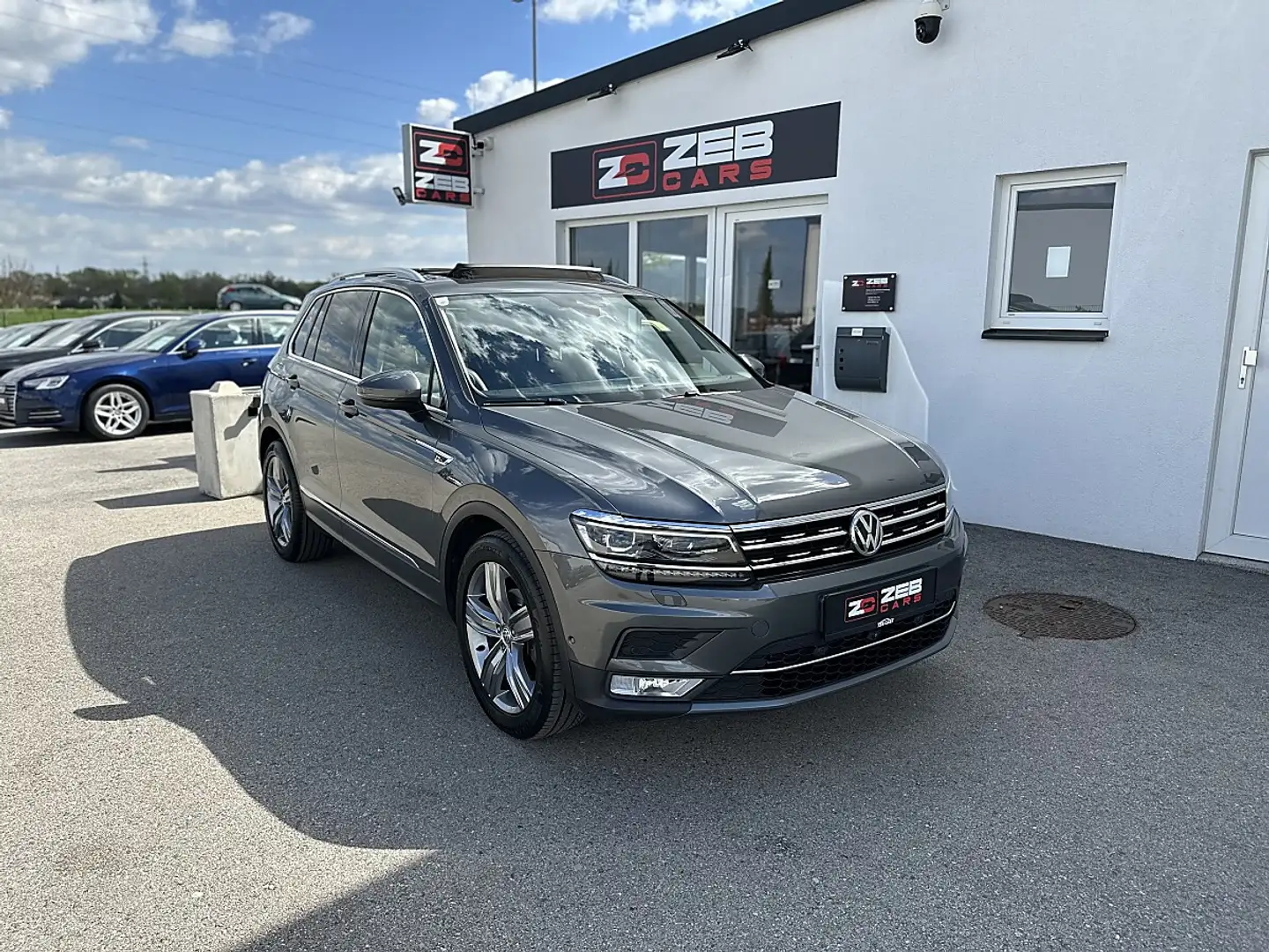 Volkswagen Tiguan 2,0 TDI SCR Highline DSG, ANHGK, PANO Grau - 1