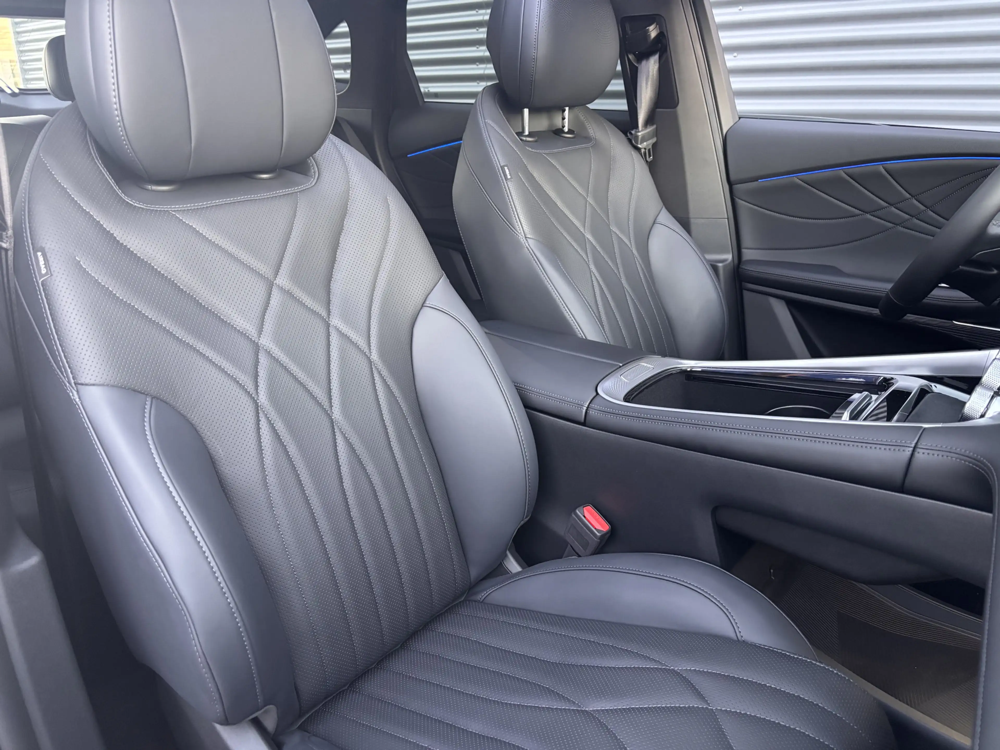 Omoda 9 Premium Plug-In Hybride Automaat met 1100 km Range — photo 12
