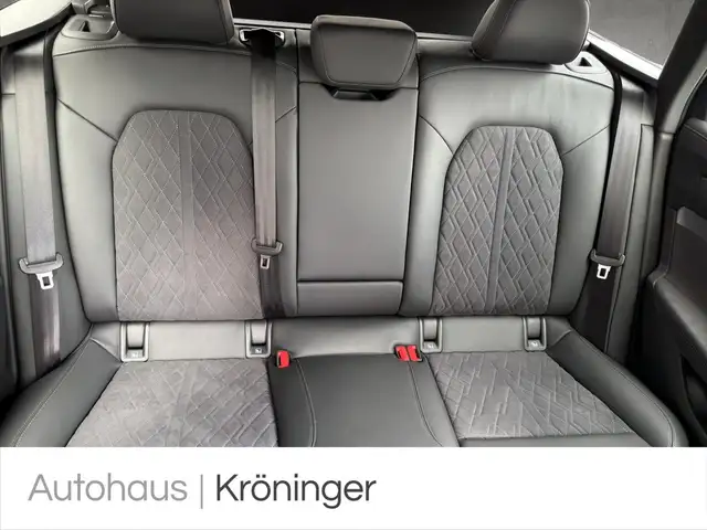 Audi A6 view 10