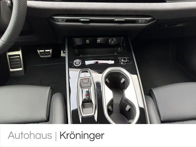 Audi A6 view 14