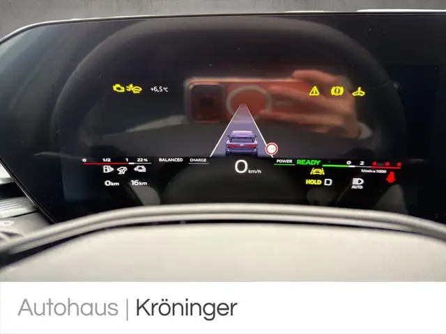 Audi A6 view 12