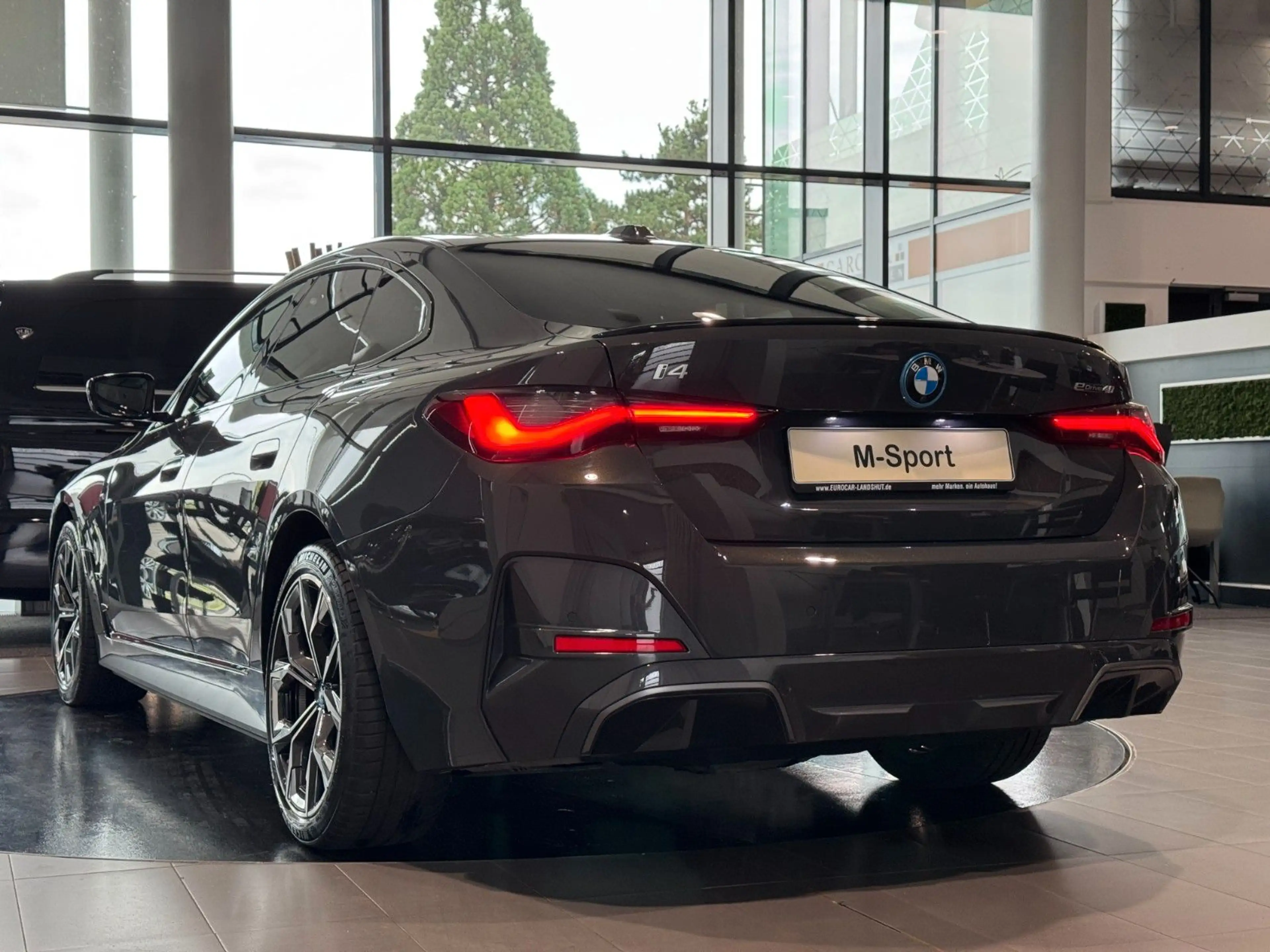 BMW i4 GranCoupe 40e M-Sport Pro AmbienteB HUD ACC — photo 2