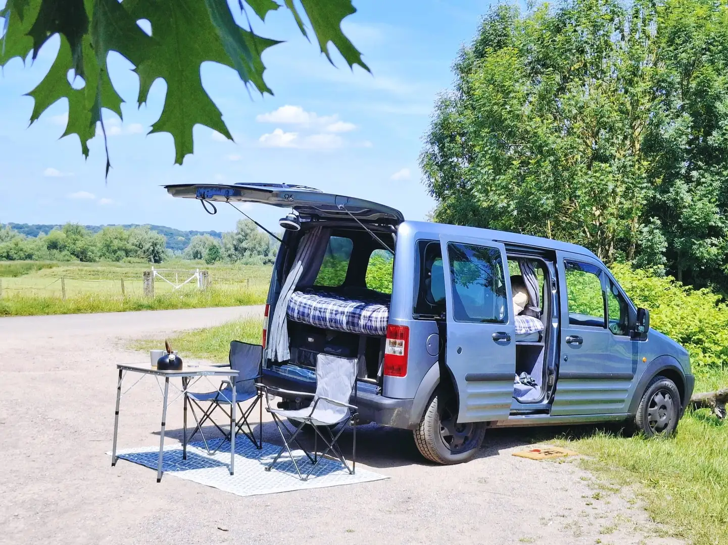 Ford Tourneo Connect Tourneo Connect 1.8-16V SWB Futura Blauw - 2