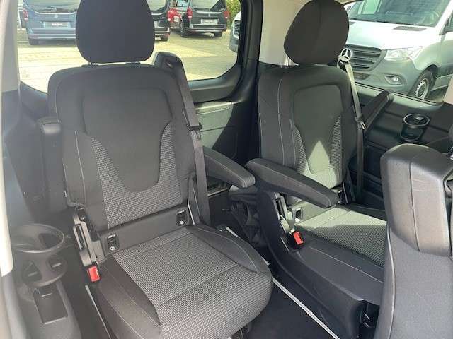 Mercedes-Benz V 250