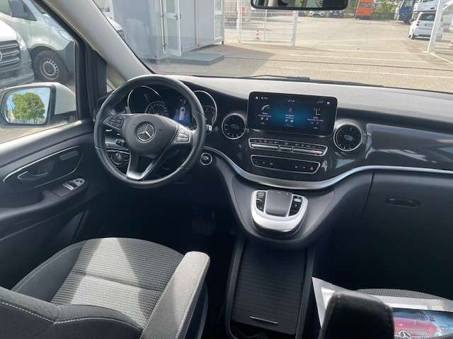 Mercedes-Benz V 250