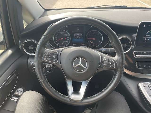 Mercedes-Benz V 250
