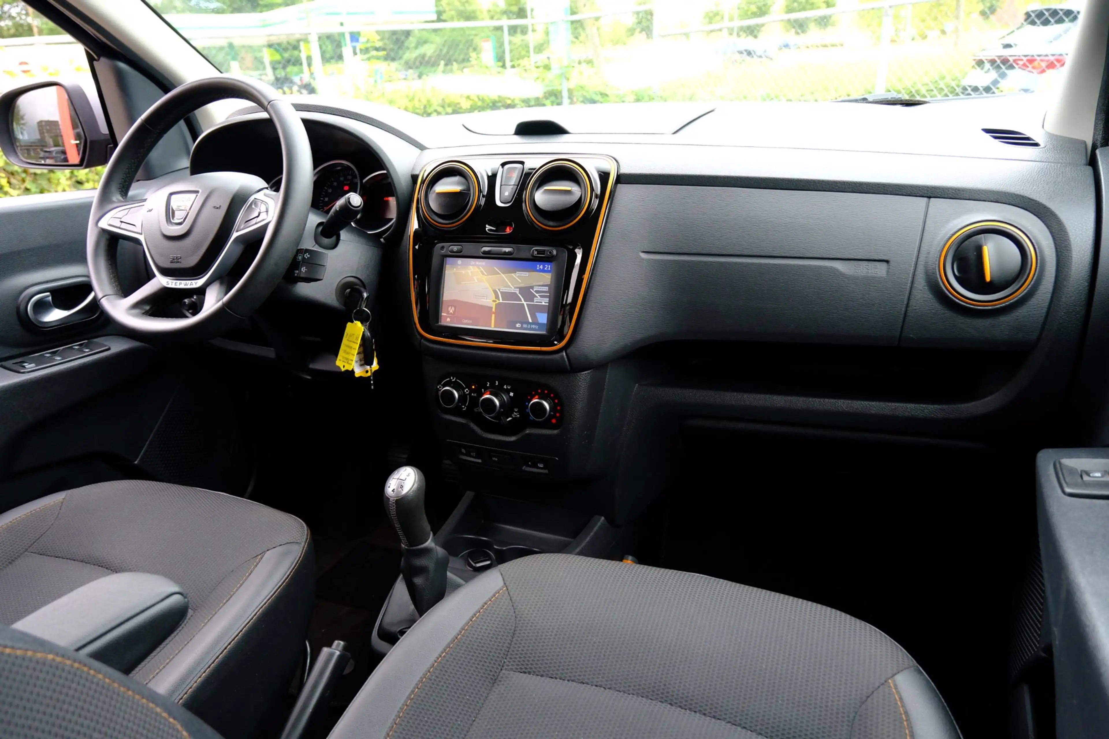 Dacia Lodgy 1.2 TCe Série Limitée Stepway Navi|Airco|Cruise|Ha — photo 5