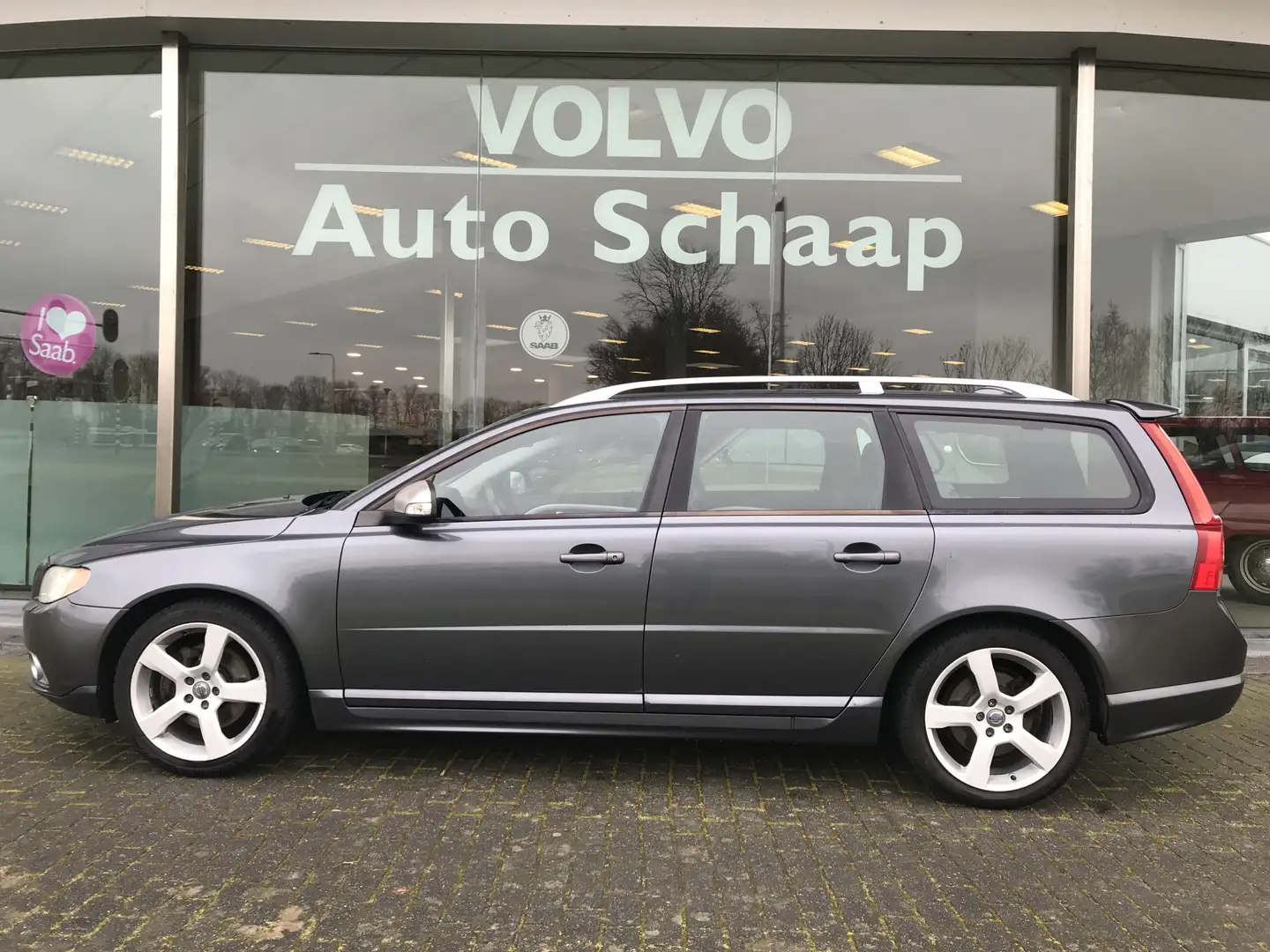 Volvo V70 2.0T R-Edition | Rijklaar incl garantie | Achtersp Grau - 2