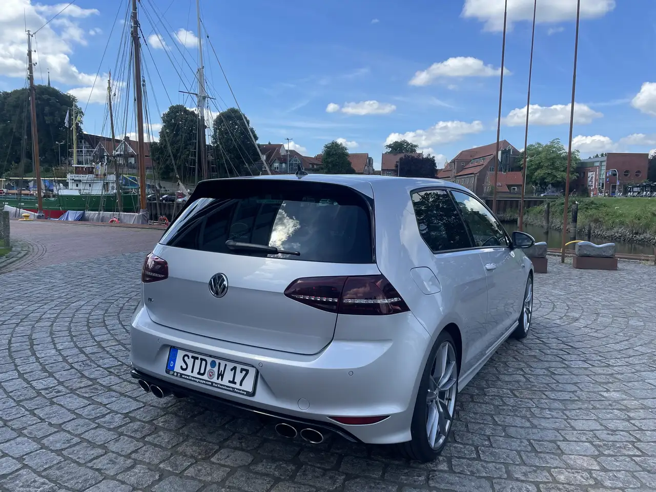 Volkswagen Golf R