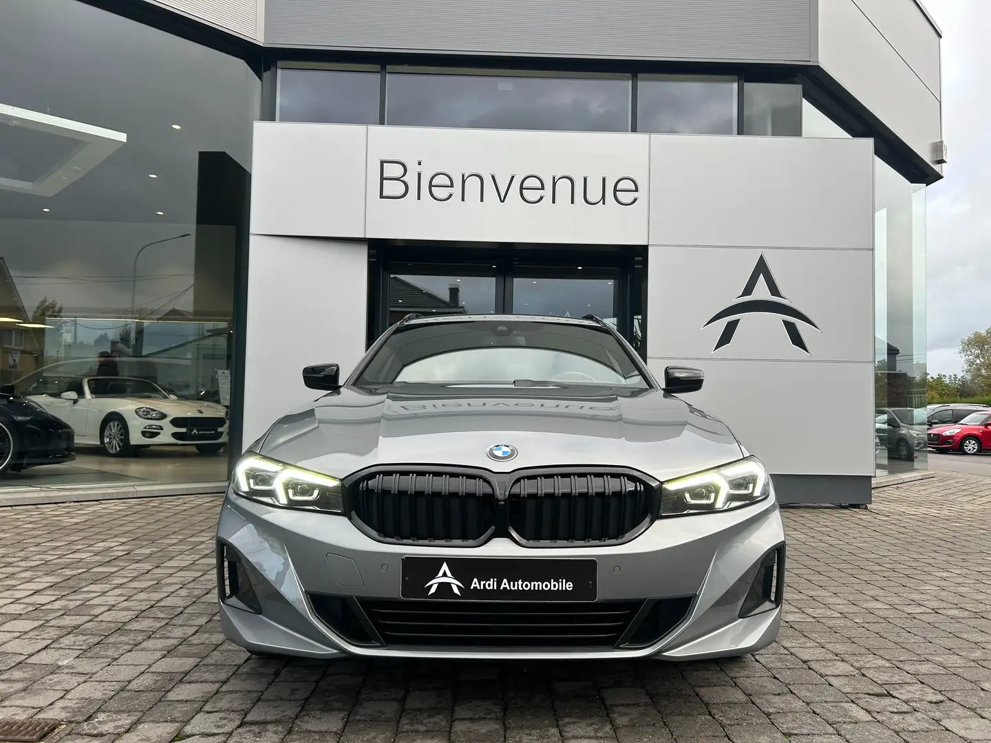 BMW 318 Touring dA *GARANTIE*1ER PROP*CARPLAY*NEW LIFT* Gris - 2