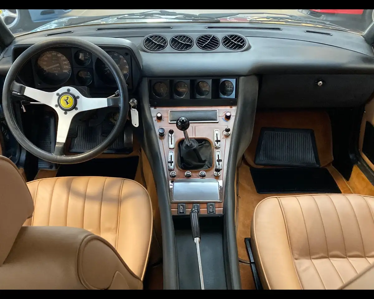 Ferrari 365 GT4 2+2 V12, foto 9