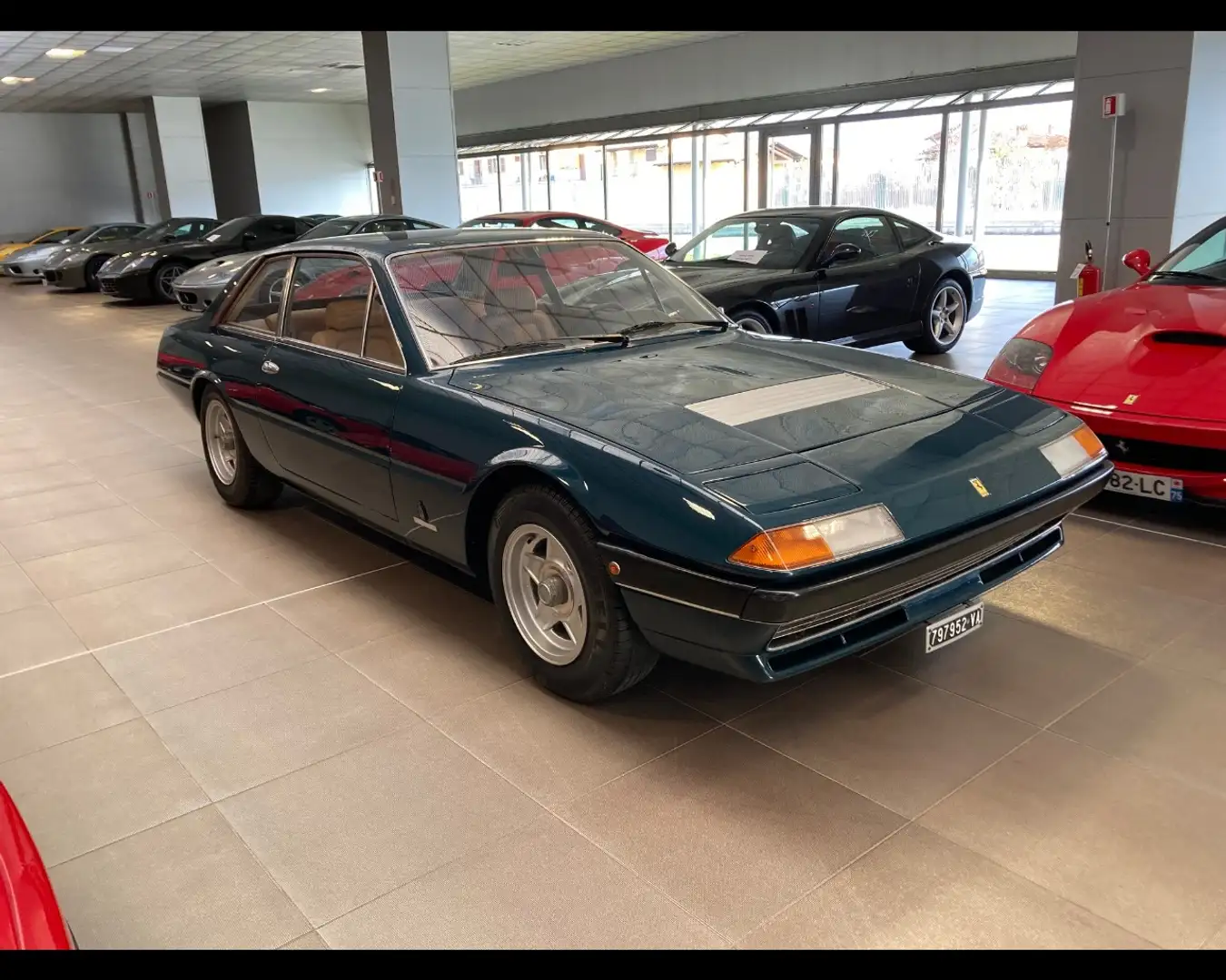 Ferrari 365 GT4 2+2 V12 Zöld - 2