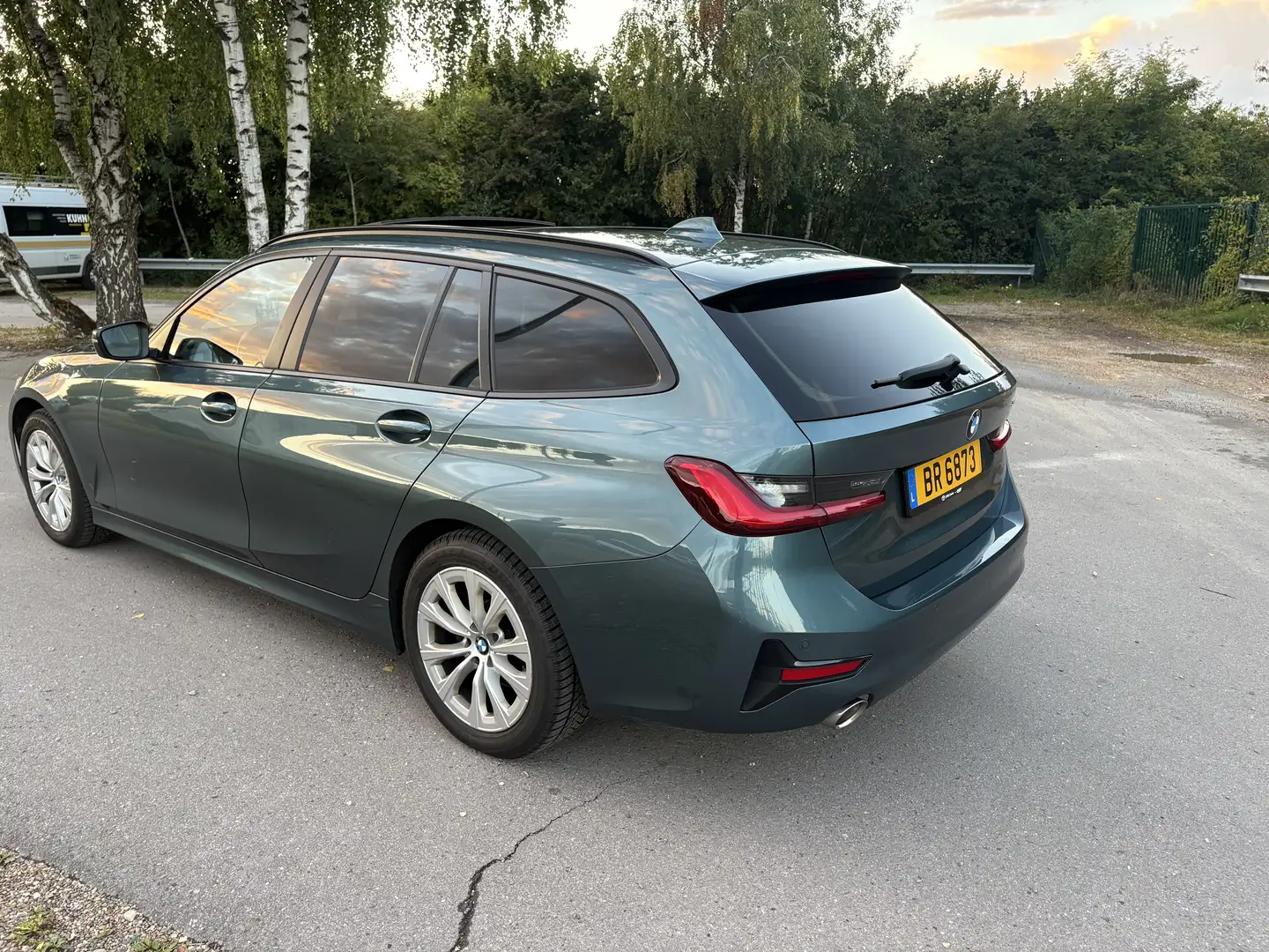 BMW 320 320d Touring Aut. Advantage - 2