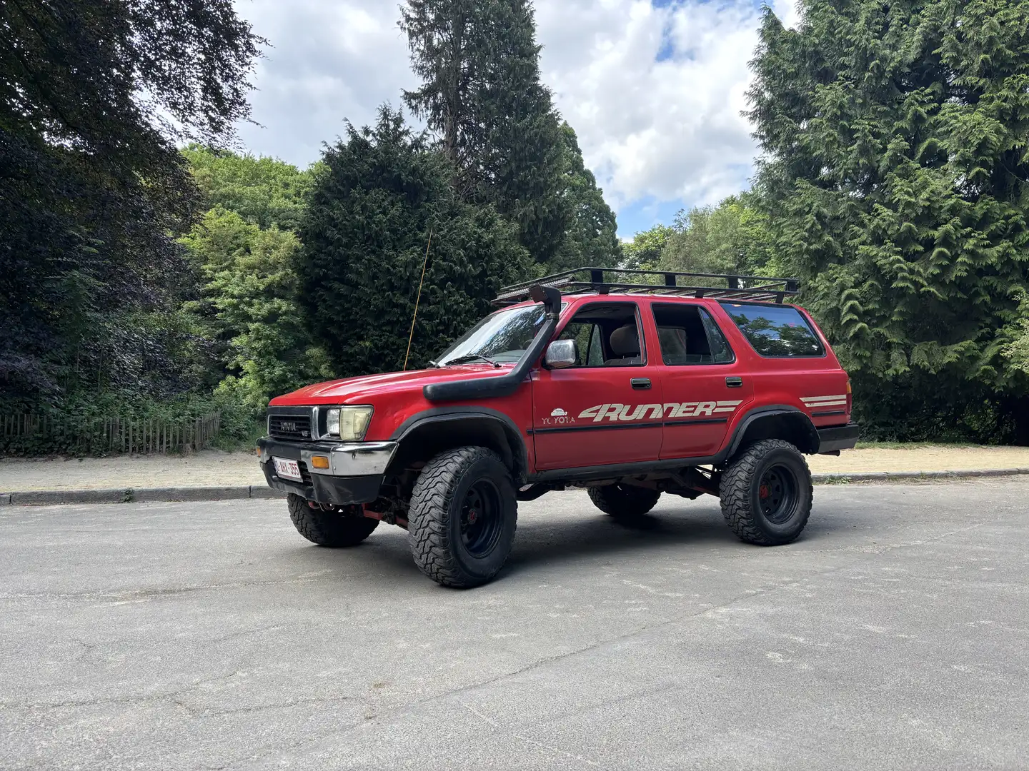 Toyota 4-Runner Червоний - 1