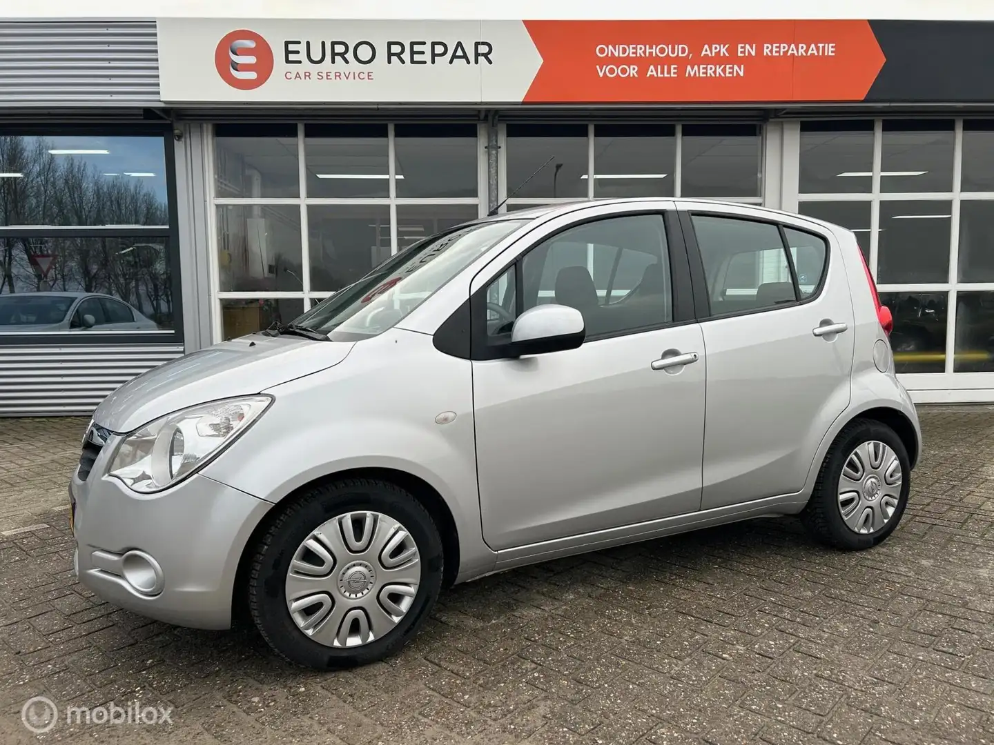 Opel Agila 1.2 Automaat Grau - 1