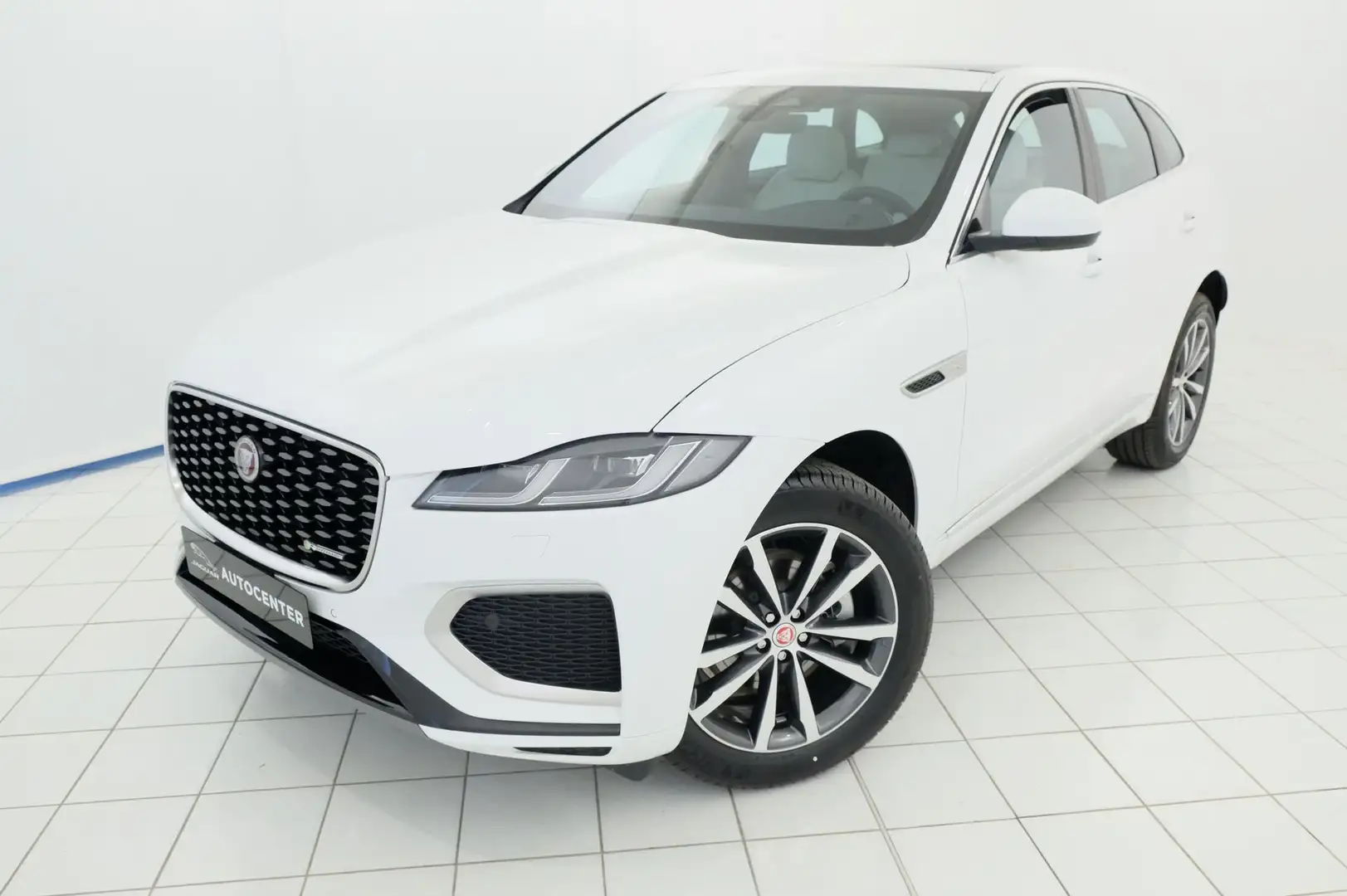 Jaguar F-Pace 2.0 D 204 CV AWD aut. R-Dynamic SE Bianco - 1