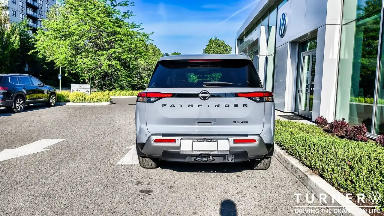 Nissan Pathfinder снимка Nissan Pathfinder