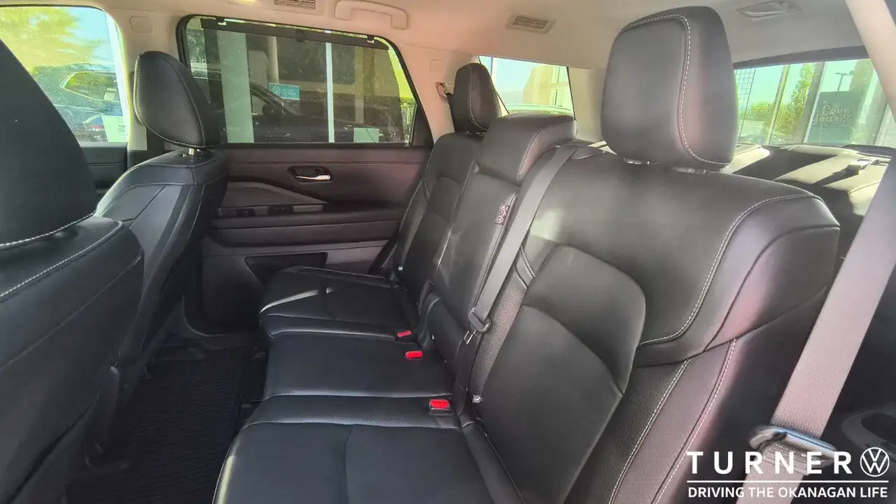 Nissan Pathfinder снимка Nissan Pathfinder