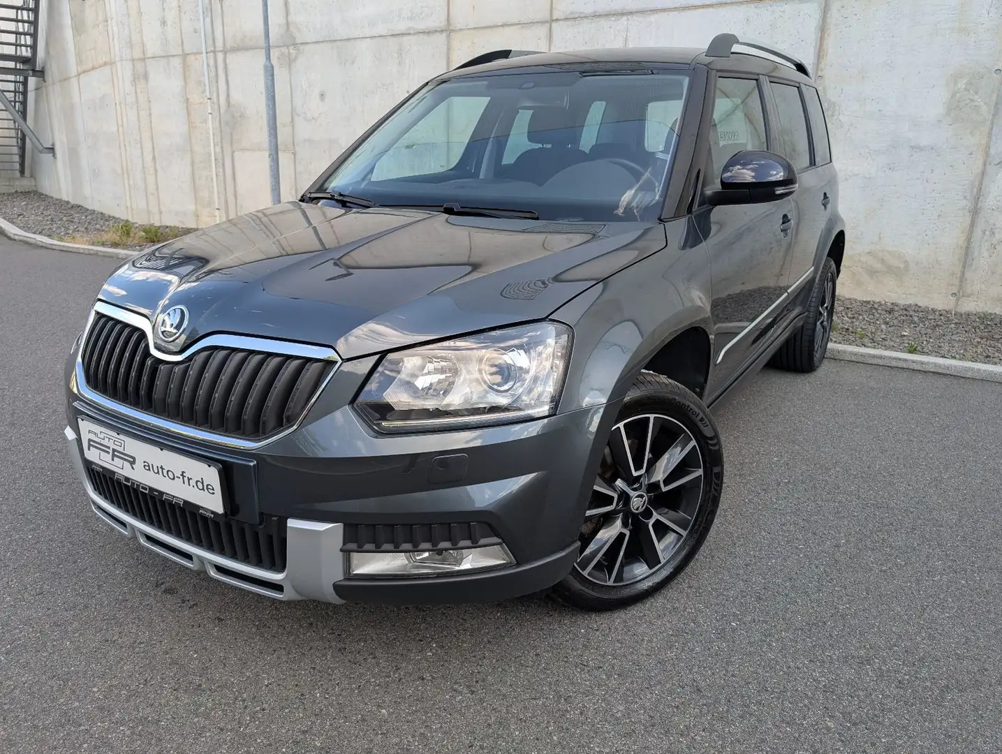 Skoda Yeti Adventure 4x4 Benzin 1.8 erst 53Tkm 1.Hd Schwarz - 2
