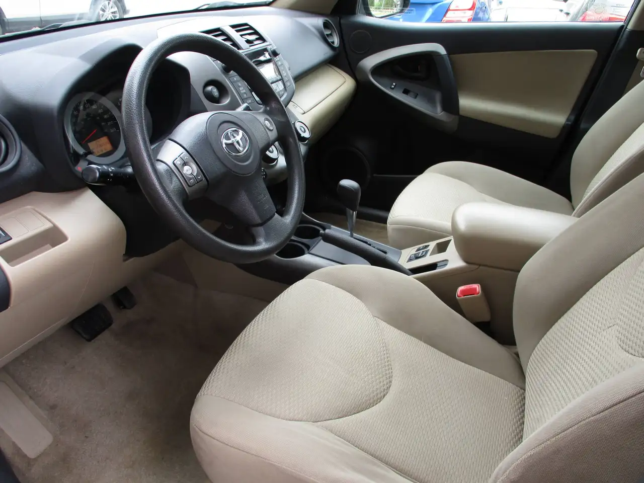Toyota RAV 4 photo Toyota RAV 4