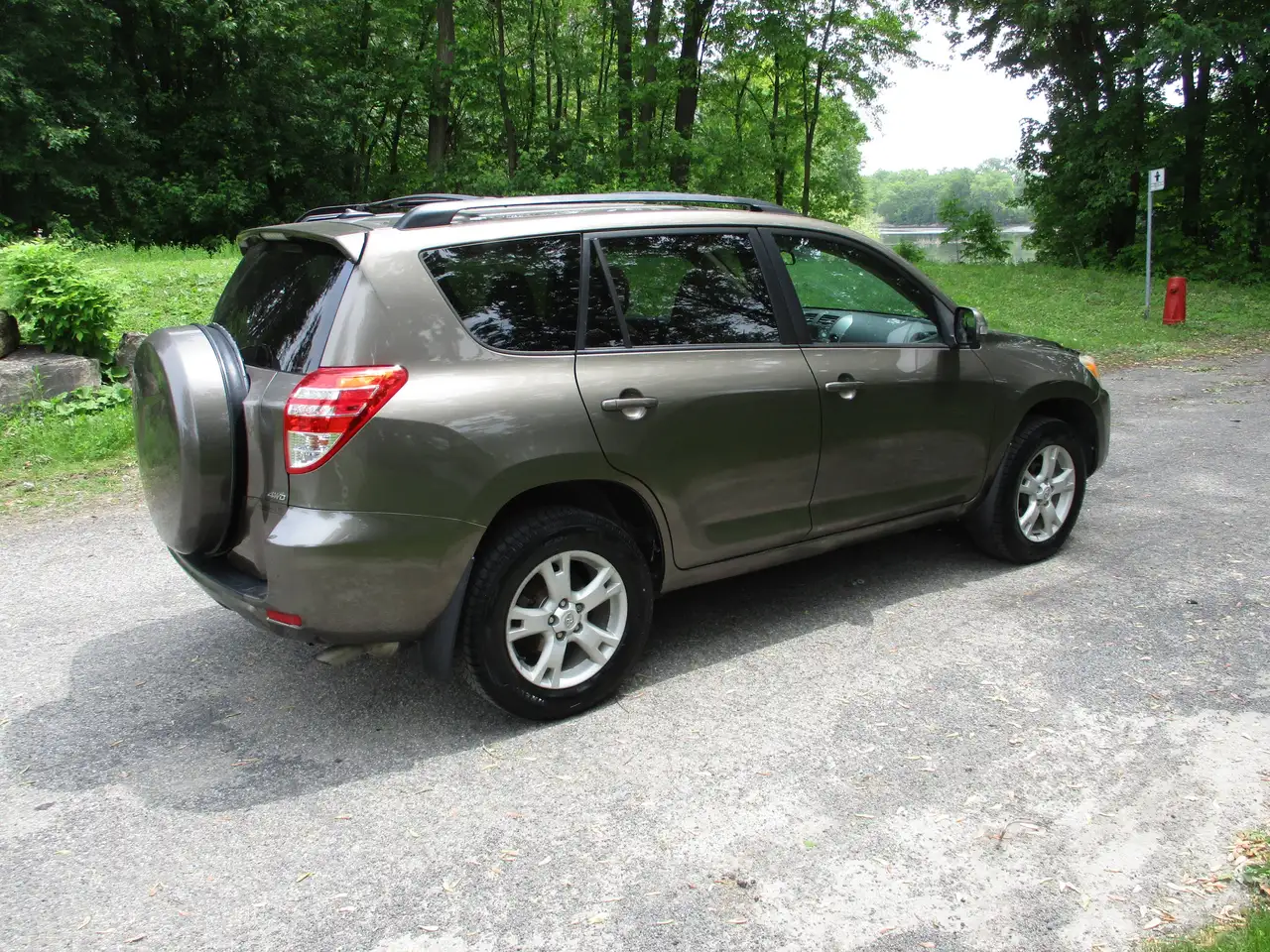 Toyota RAV 4 photo Toyota RAV 4
