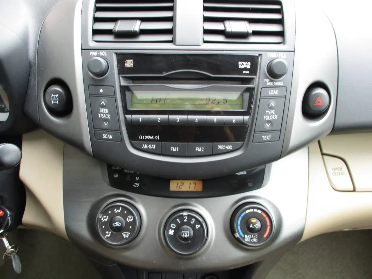 Toyota RAV 4 photo Toyota RAV 4