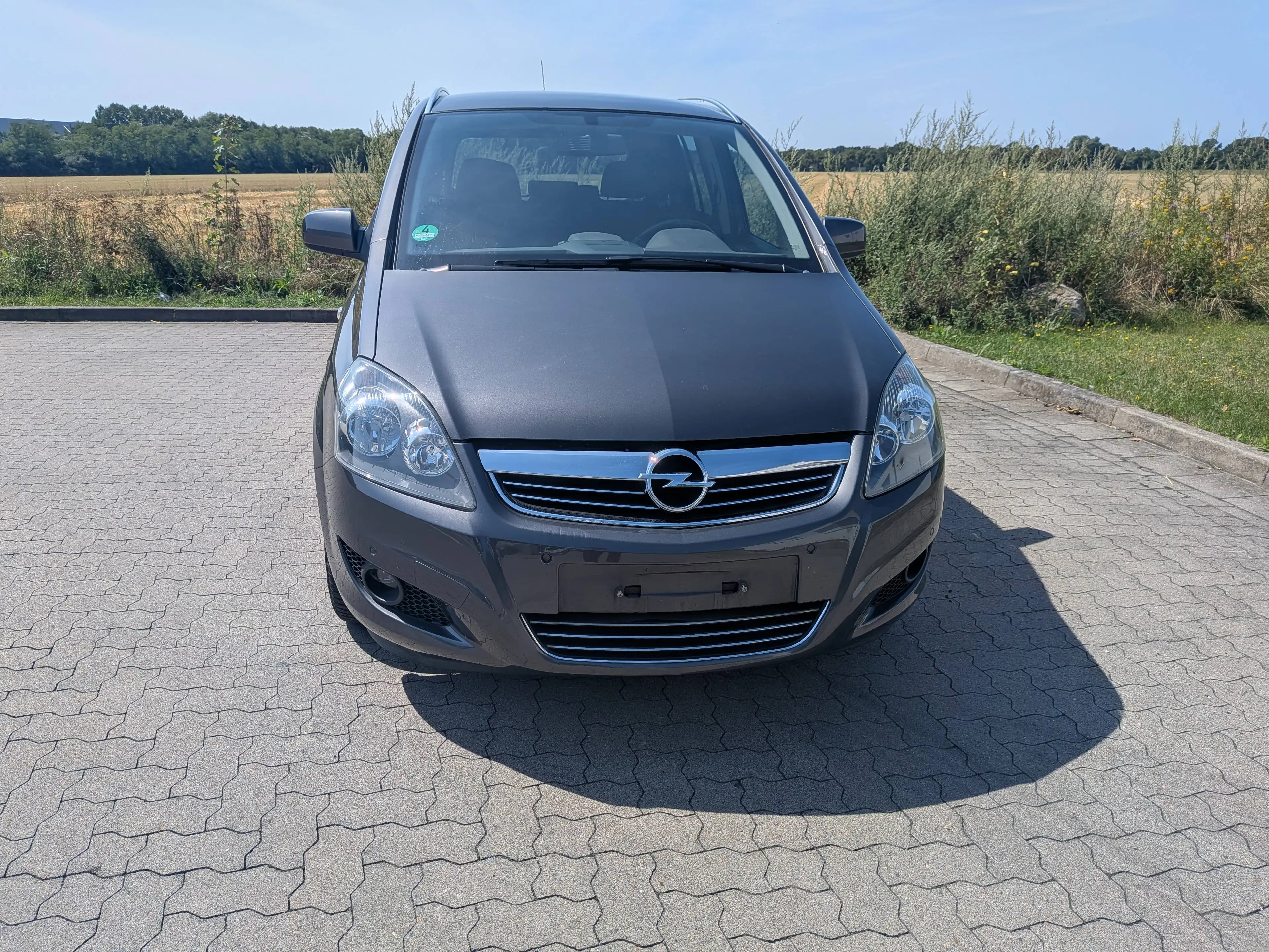 Opel Zafira Design Edition*Tüv neu*7 sitzer*1 Hand — photo 4