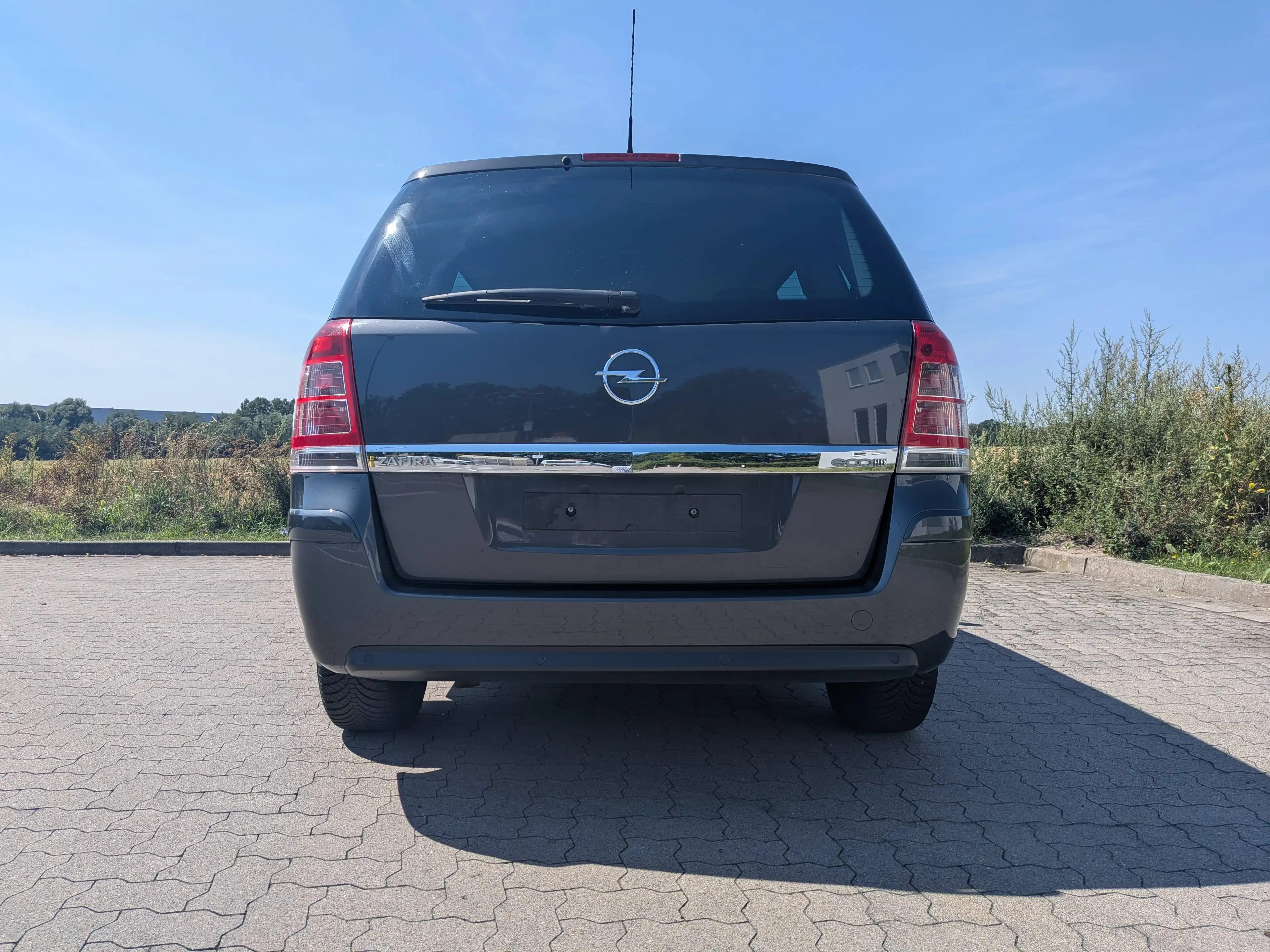 Opel Zafira Design Edition*Tüv neu*7 sitzer*1 Hand — photo 6