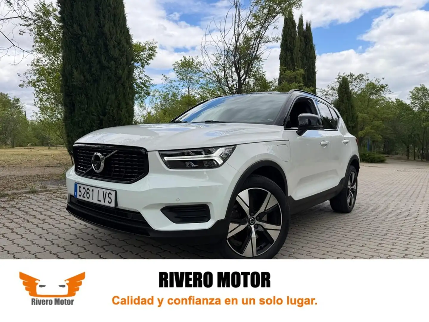 Volvo XC40 T4 Recharge R-Design Aut. Blanco - 1