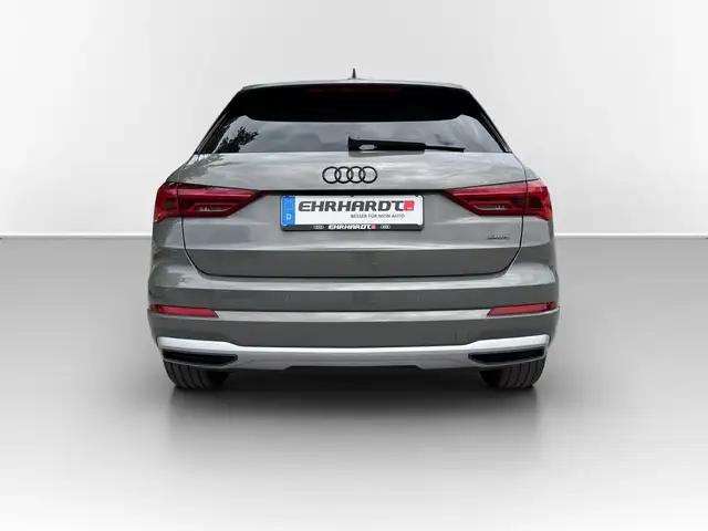Audi Q3 view 7
