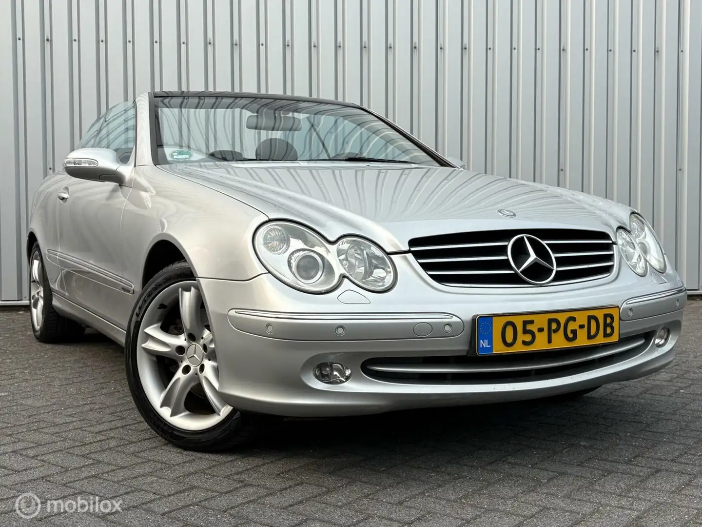 Mercedes-Benz CLK 320 Cabrio V6 Avantgarde | Aut | NAP | Youngtimer | Vo Grijs - 1