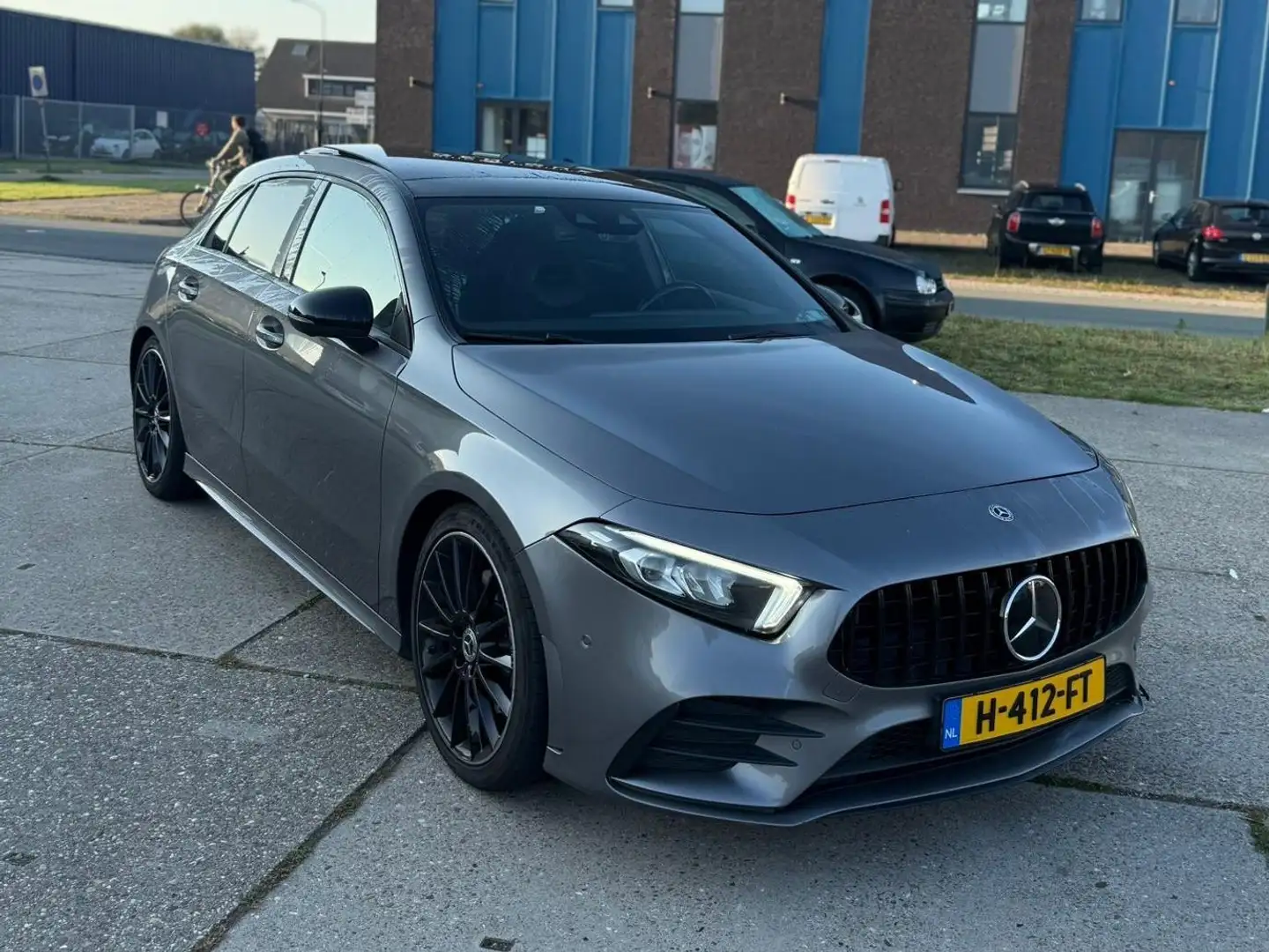 Mercedes-Benz A 220 A 220 Premium Plus Grijs - 1