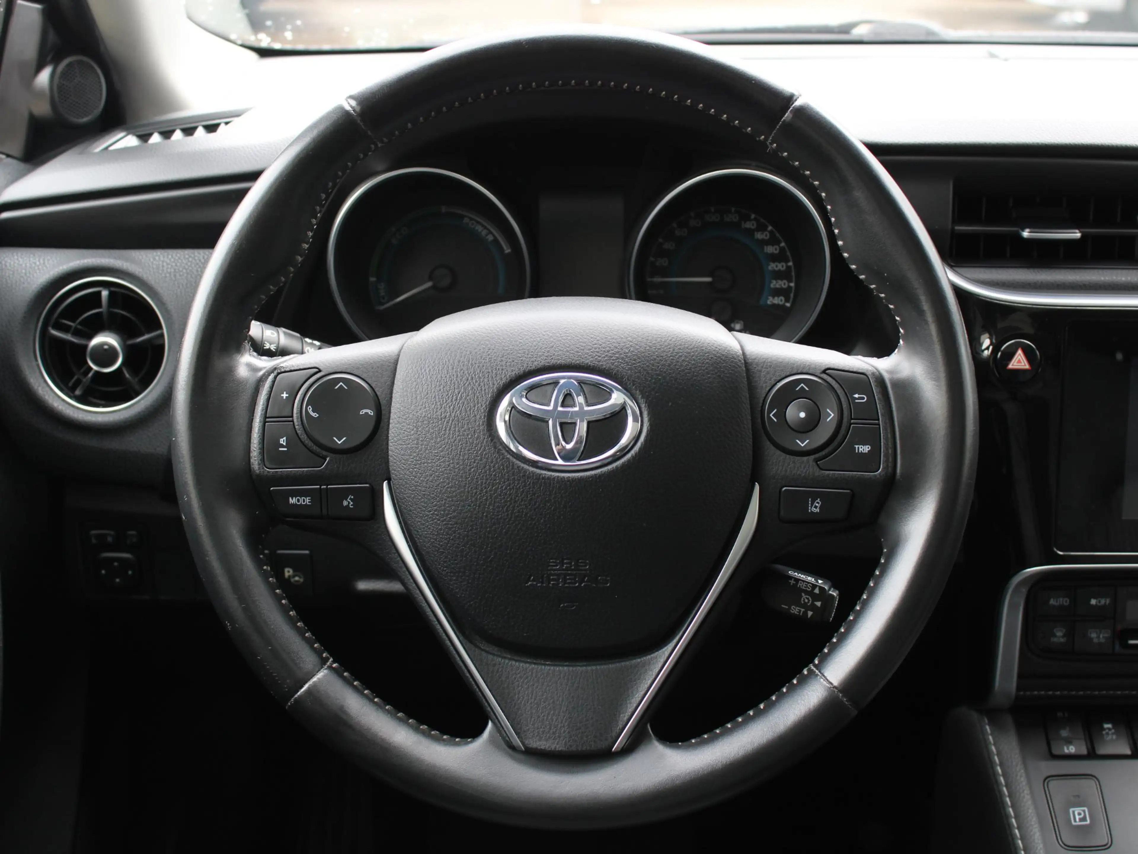Toyota Auris Touring Sports 1.8 Hybrid Lease pro | PANORAMA DAK — photo 8