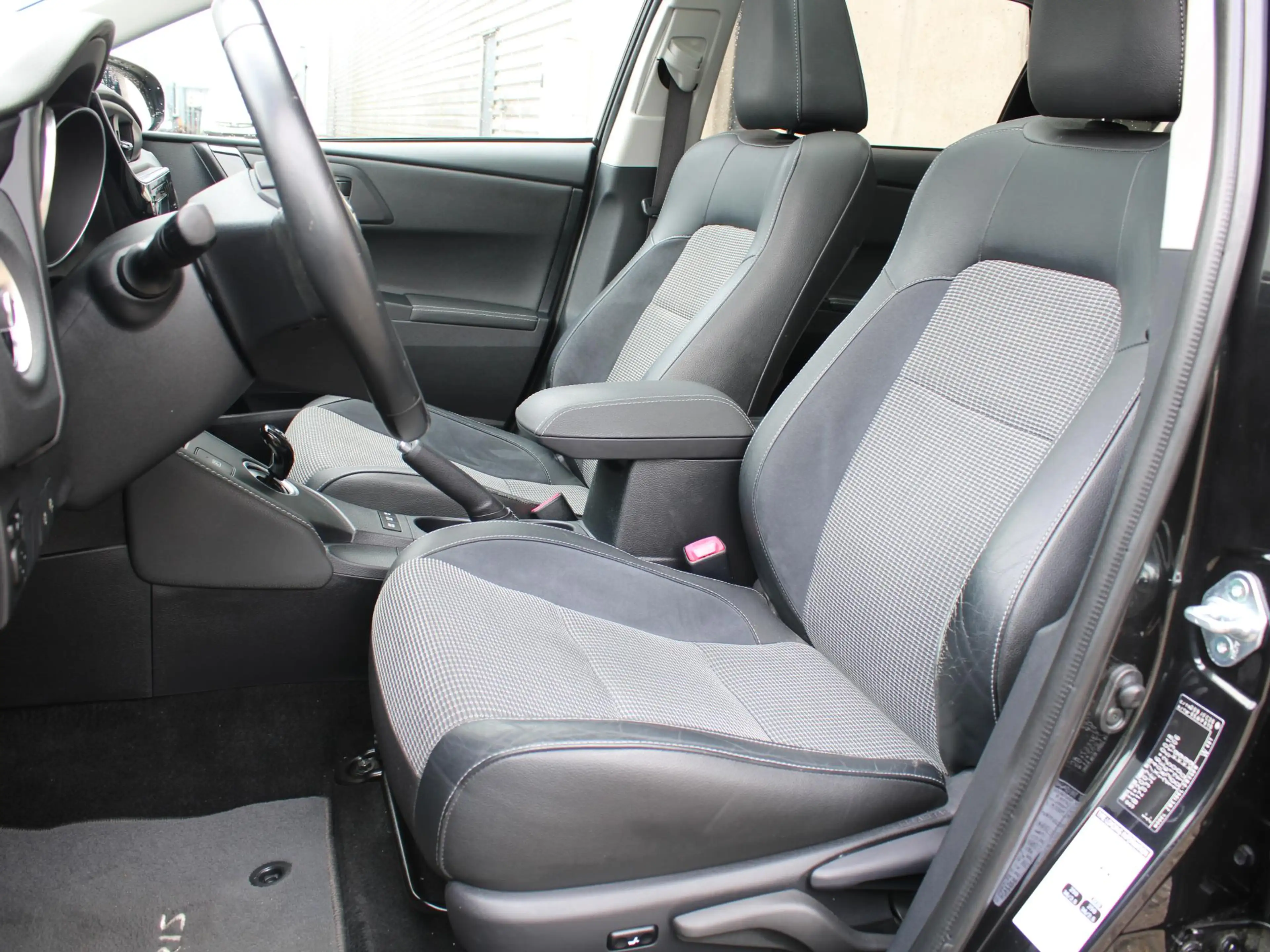 Toyota Auris Touring Sports 1.8 Hybrid Lease pro | PANORAMA DAK — photo 4