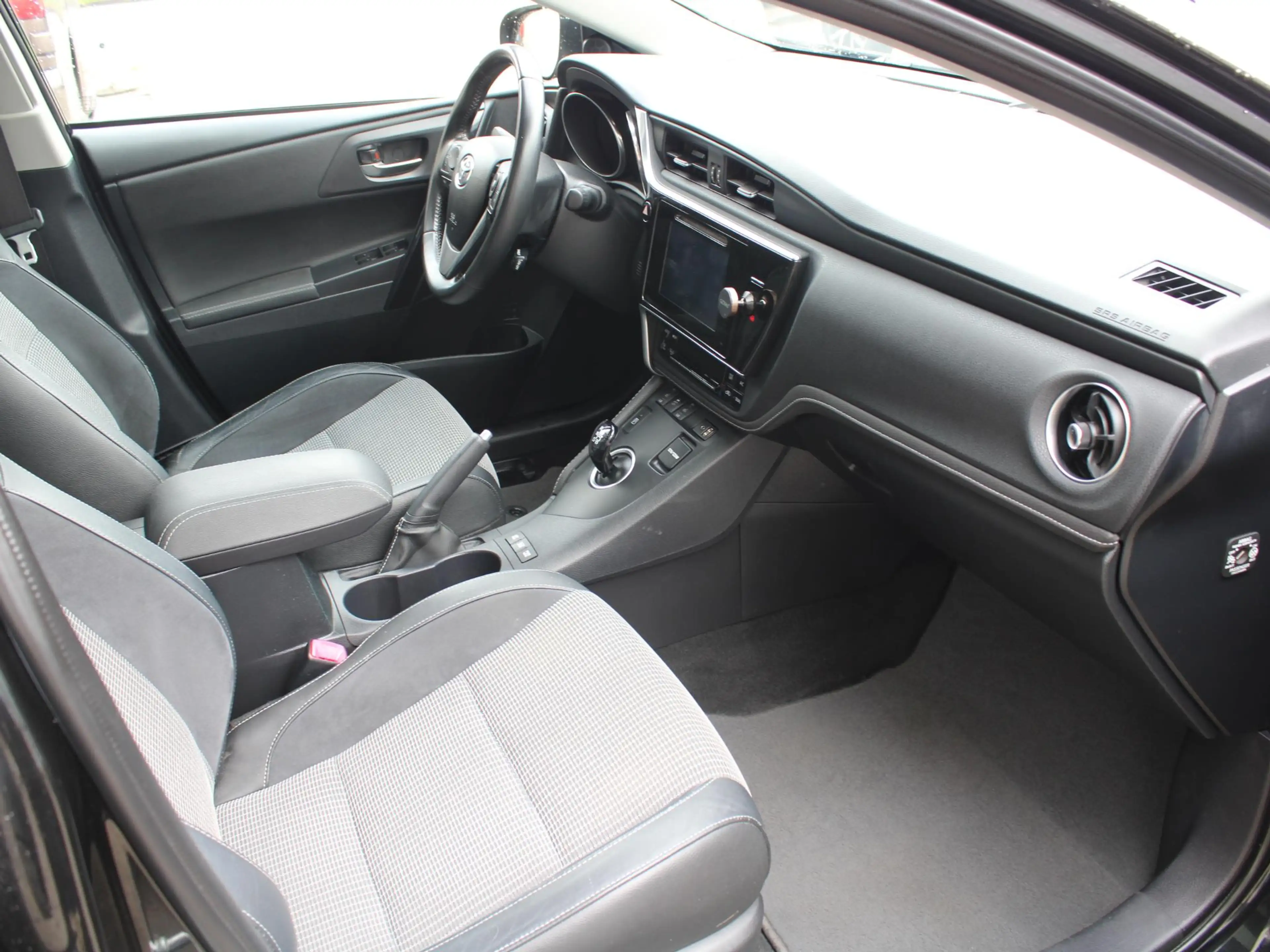 Toyota Auris Touring Sports 1.8 Hybrid Lease pro | PANORAMA DAK — photo 12
