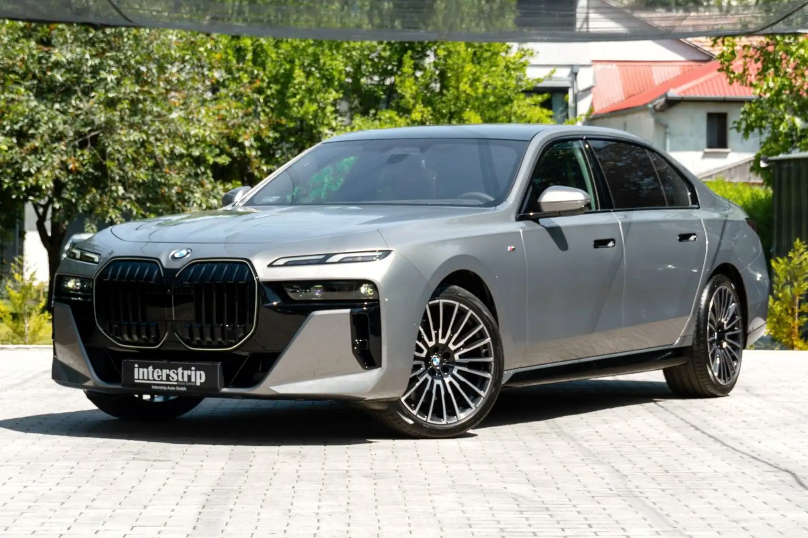 BMW 740 d M SPORT.MASSSAGE.SOFTC.SKY.DR.ASS.PRO.360° Szary - 1