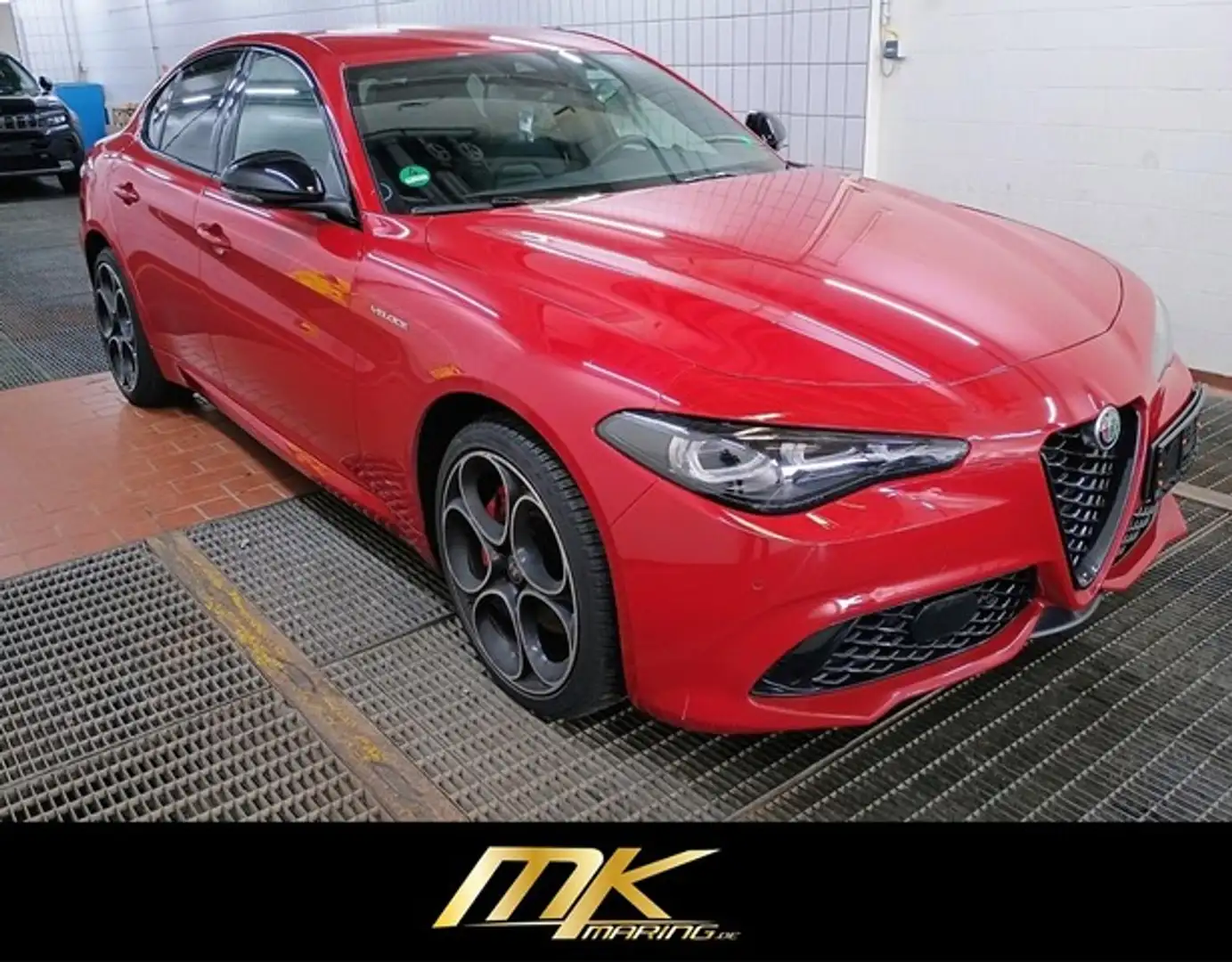Alfa Romeo Giulia VELOCE Q4*MATRIX*ACC*CARPLAY*F1*H&K SOUND Červená - 1