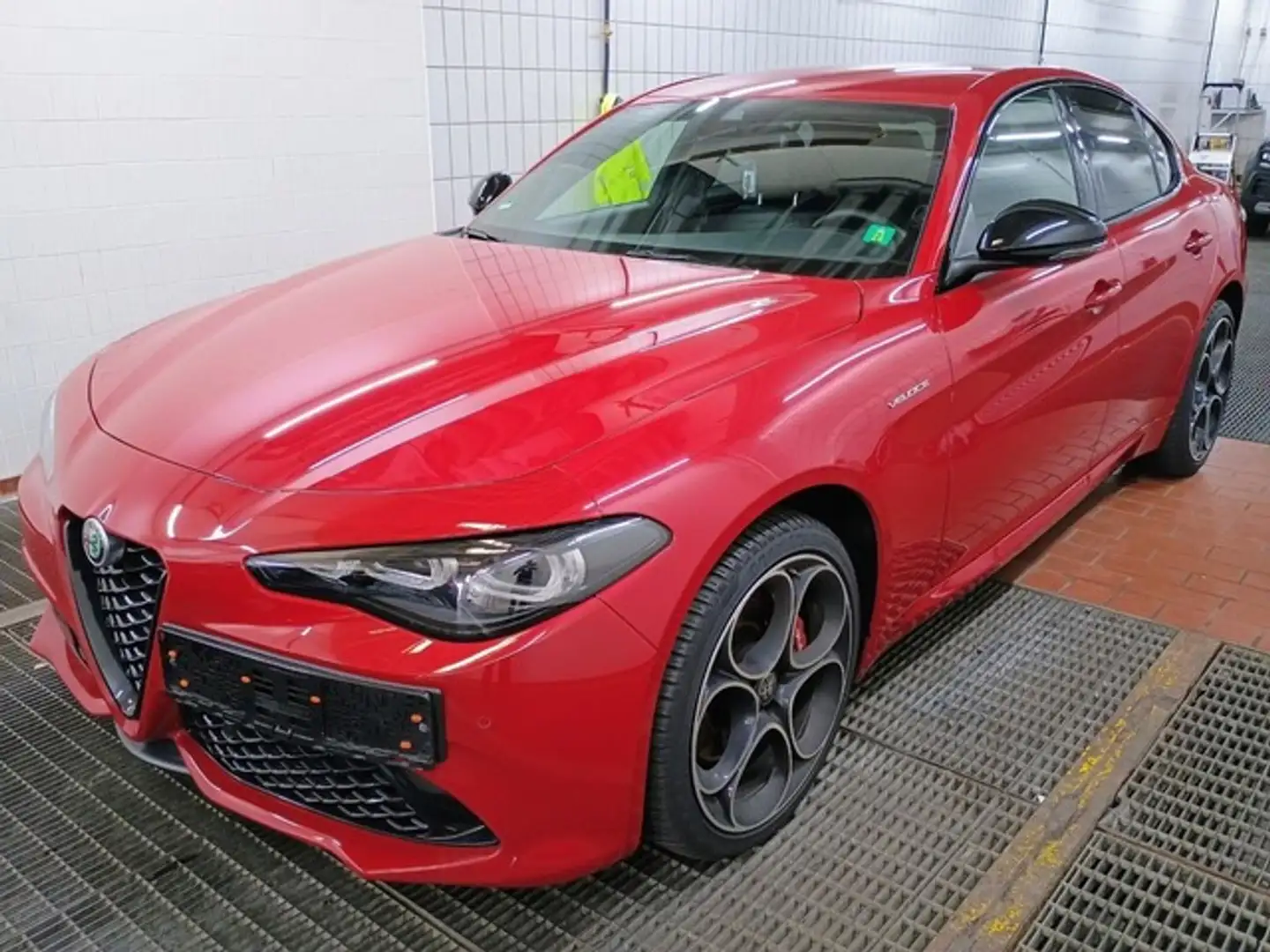 Alfa Romeo Giulia VELOCE Q4*MATRIX*ACC*CARPLAY*F1*H&K SOUND Red - 2