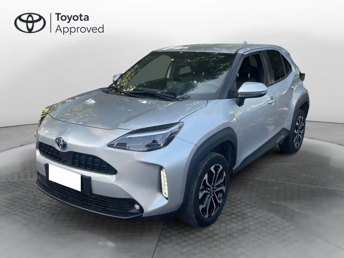 Toyota Yaris Cross 1.5 Hybrid 5p. E-CVT Trend IVA ESPOSTA Ezüst - 1