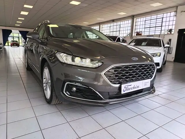 Ford Mondeo view 8